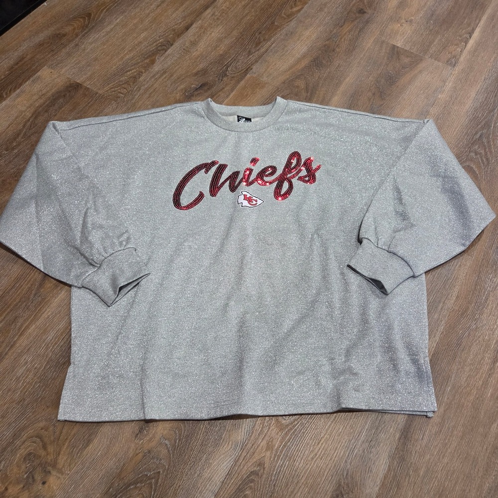 GIII 4Her Kansas City Chiefs Silver Metallic Sequin Sweatshirt Womens Large L